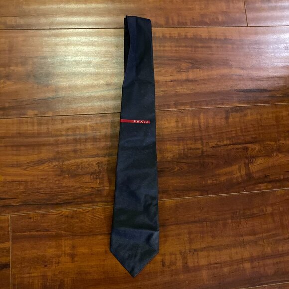 Authentic Vintage Prada Navy Blue Designer Neck Tie 100% Silk Made in Italy - Picture 1 of 5